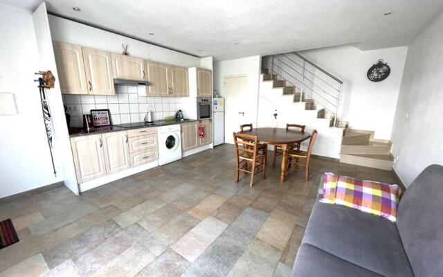 BYBLOS 69A - Casa con piscina comunitaria