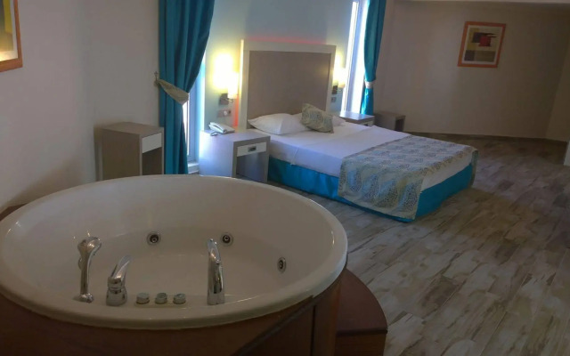 Queen Resort Hotel