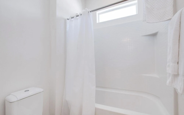 Calistoga Avenue Villa Sonoma 1