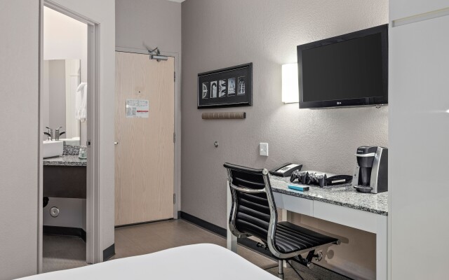 Home Inn Express - Medicine Hat