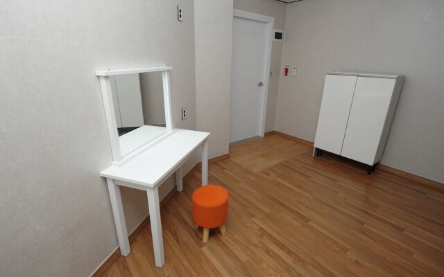 Flat B Hostel - Hostel