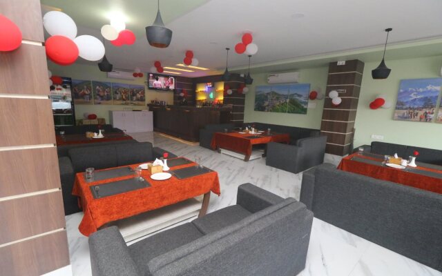 Hotel Gajur Palace