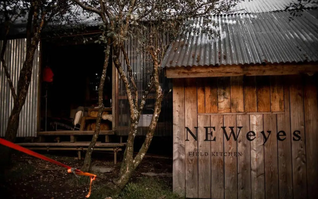K2 Kudhva Treehouse Cabin for 2 in Tintagel