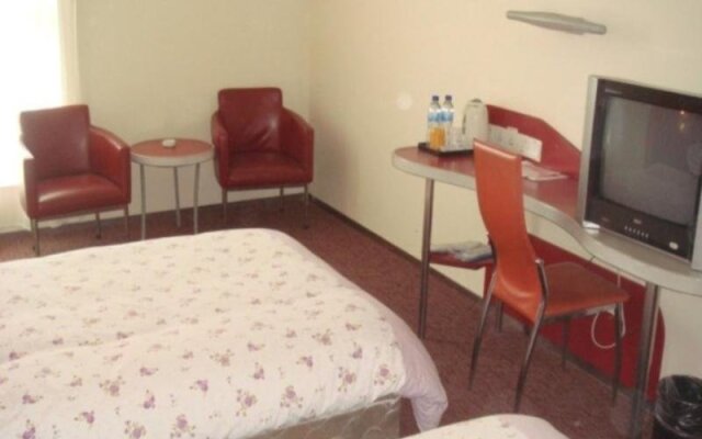 Motel 168 Guan Qian Street Inn