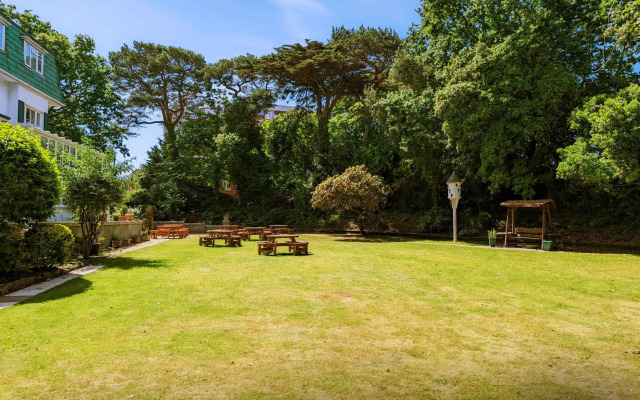 The Grove Hotel