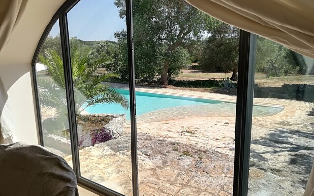 Beautiful Masseria Inside the Country and Near the sea