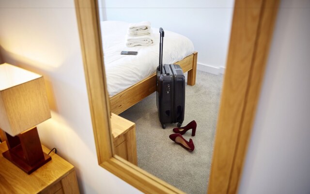 Platform Apartments by ESA