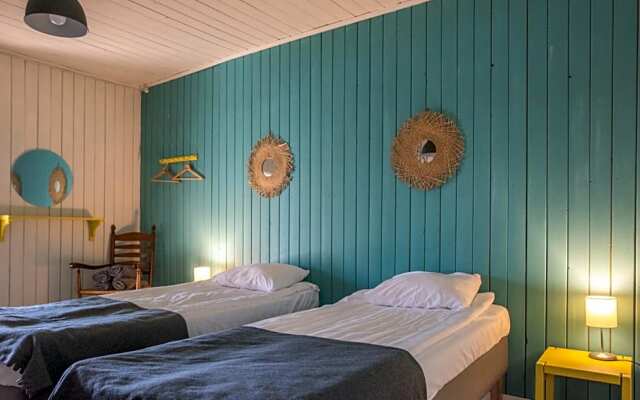 Saarj¿e puhkemaja tuba koos hommikus¿¿giga