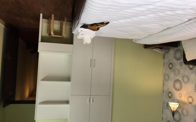 The Queen hotel and spa 2