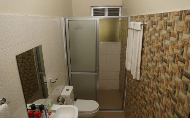 Là Ponye Hotel Apartment