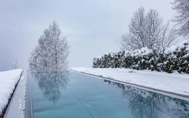Chic Holiday Flat With Infinity Pool