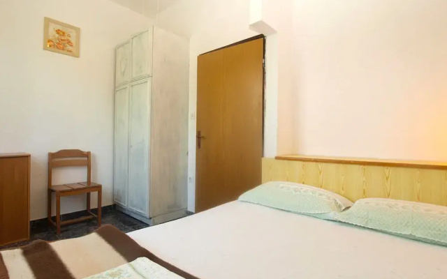 Apartment 1669