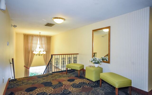 Charles River Motel