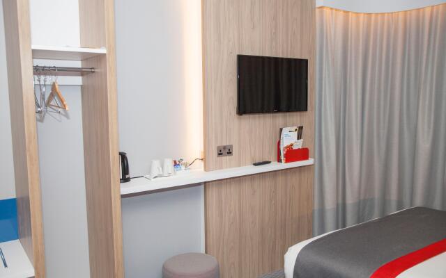 Holiday Inn Express Cardiff Bay by IHG