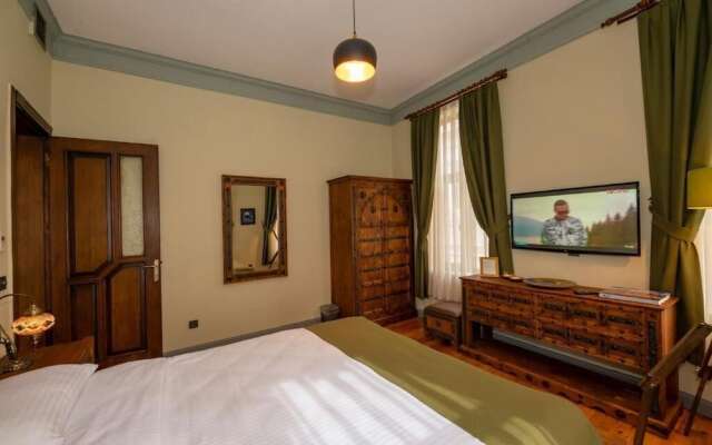 Opera Suites Okanli