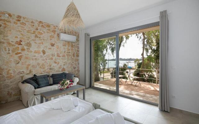 Marina Vista Luxury Studio suites Beach front