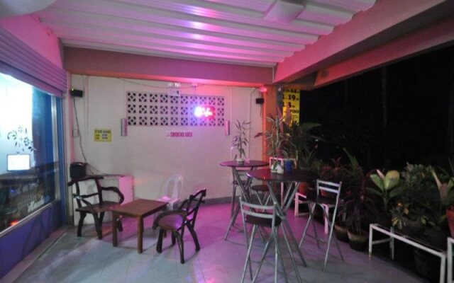 Katerclei Lodge and Serviced Apartelle