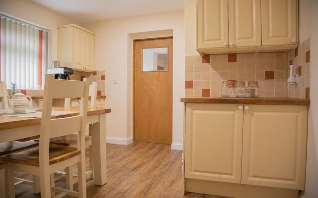 The Annexe @ Elmbank - Adults Only