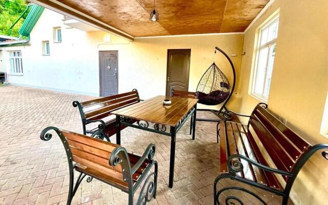 Дом на переулке Буачидзе 2