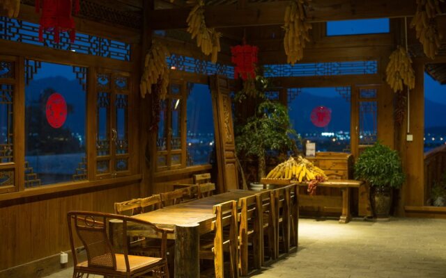 Lijiang Banshan Huayu Inn