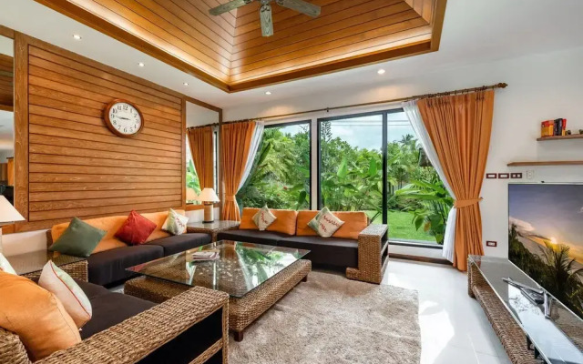 Champagne Pool Villa