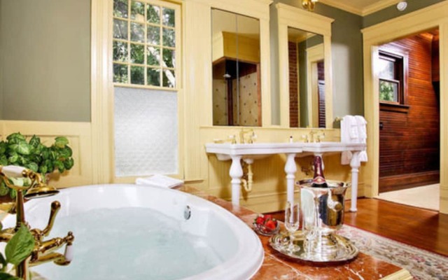 Corinthian Bed Breakfast