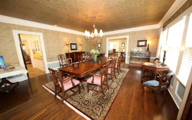 The Leonard at Logan House