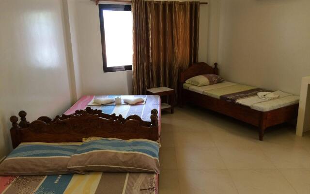 Rovic'S Tourist Hotel