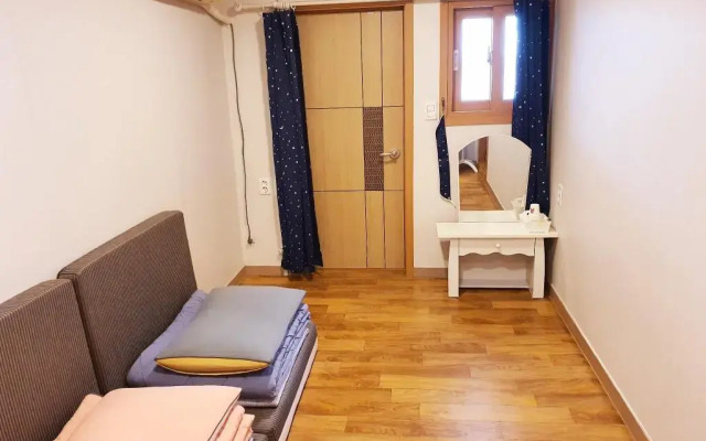 Hwangridangil Adamjeong Hanok Stay