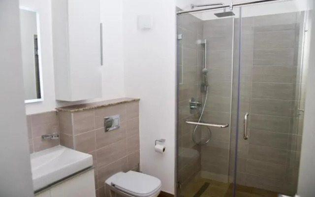 2bdr luxury apartment 16th floor