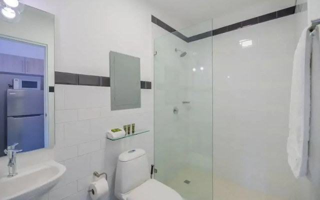 w Stylish Loft in Santa Ana
