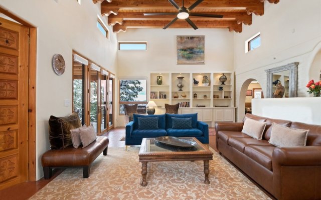 Casa Ladera - Enchanting Home, Nestled in Foothills With Spectacular Views