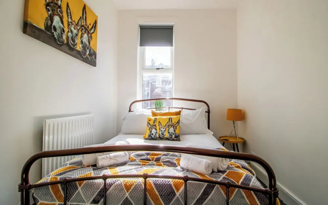 Stylish 3-bed Flat in South Shields