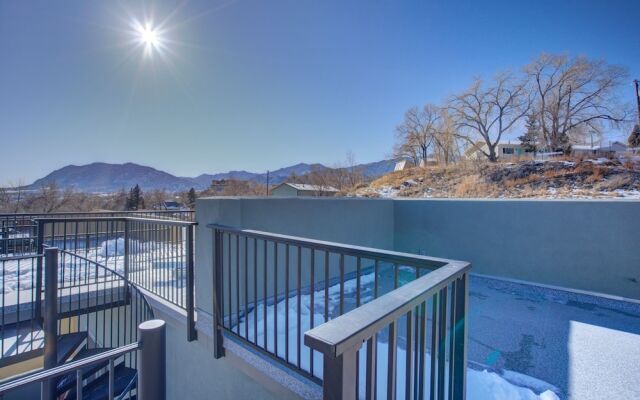 Modern Rooftop Patio New-build Townhome in COS