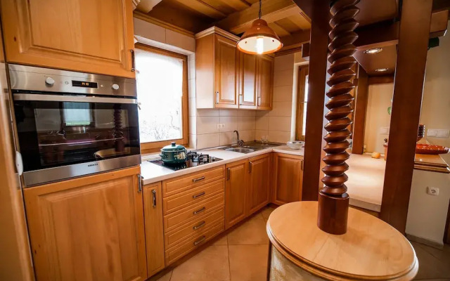 Country House Mirt