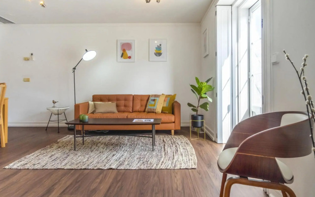 LV Premier Chiado CH1 Balcony Central Elevator