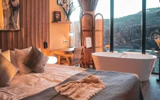. Moon VALLEY Casute tip camping