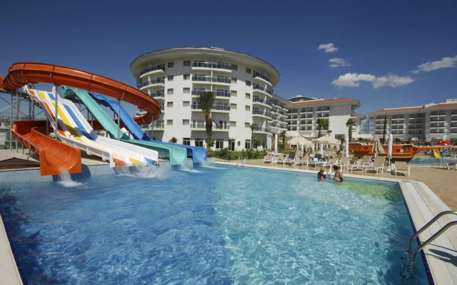 Seaden Sea World Resort & Spa