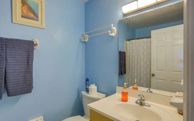 Waterfront Cedar Key Duplex Home: Grill & Dock!