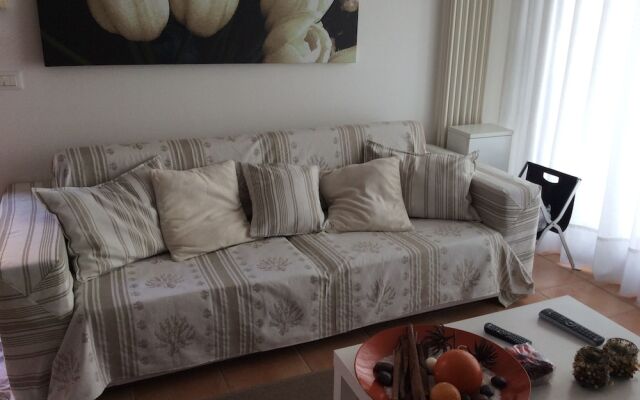 HomeToBe Golf&Venice Apartment