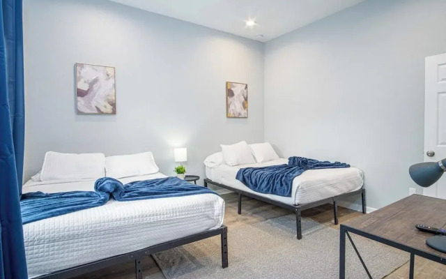 Experience Convenience w/ 4br/3ba Near Alamodome