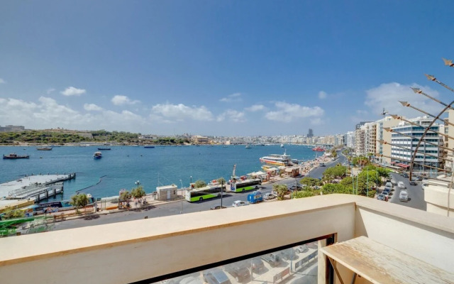 Seaview Apartment Top Location in Sliema