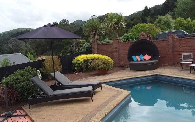 Chartre' Manor Bed & Breakfast