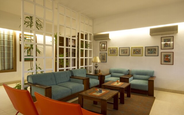 Hotel Ambassador, Chauni