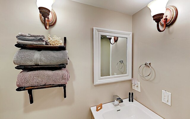 584 Marathon - 3 Br Home