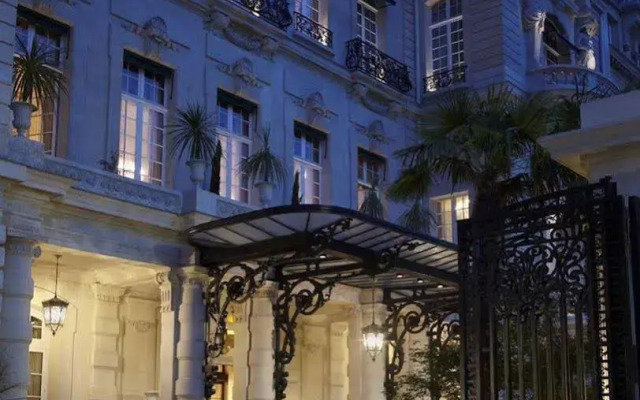 Shangri-La Paris Hotel