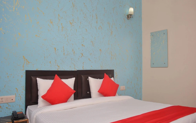 OYO 24771 Golden View