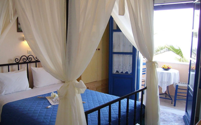 Hotel Thira