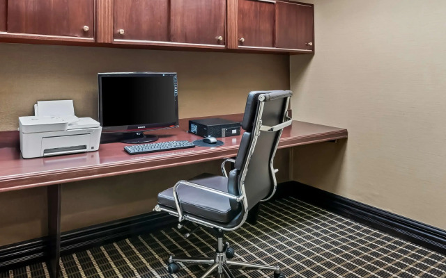 Comfort Inn & Suites Somerset - New Brunswick