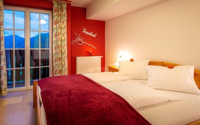 Ferienwohnungen Hotel Garni Dörflerwirt